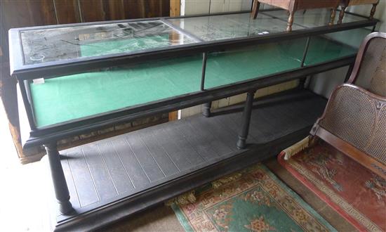 Ebonised shop counter(-)